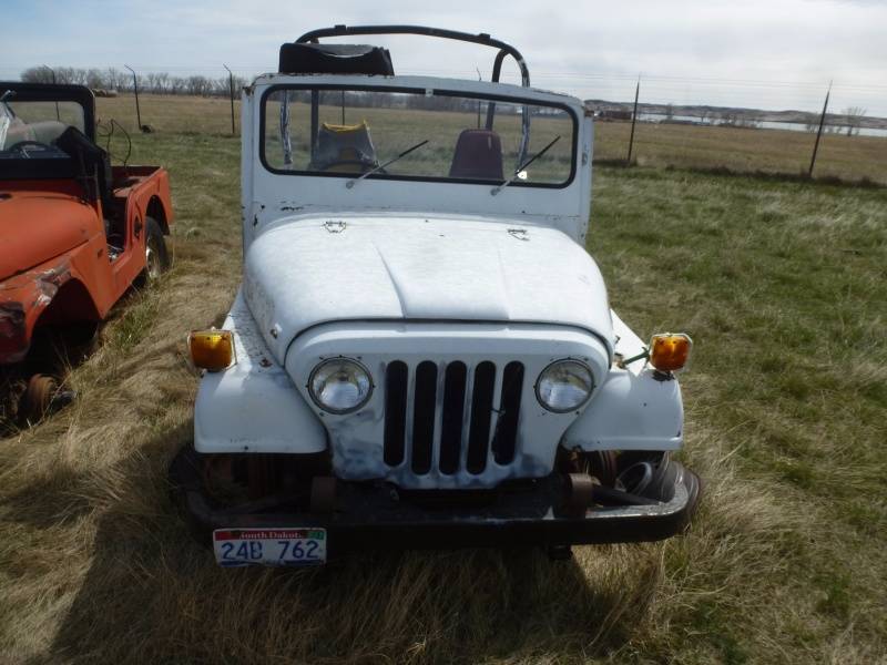 lot 310 image: 1976 Jeep