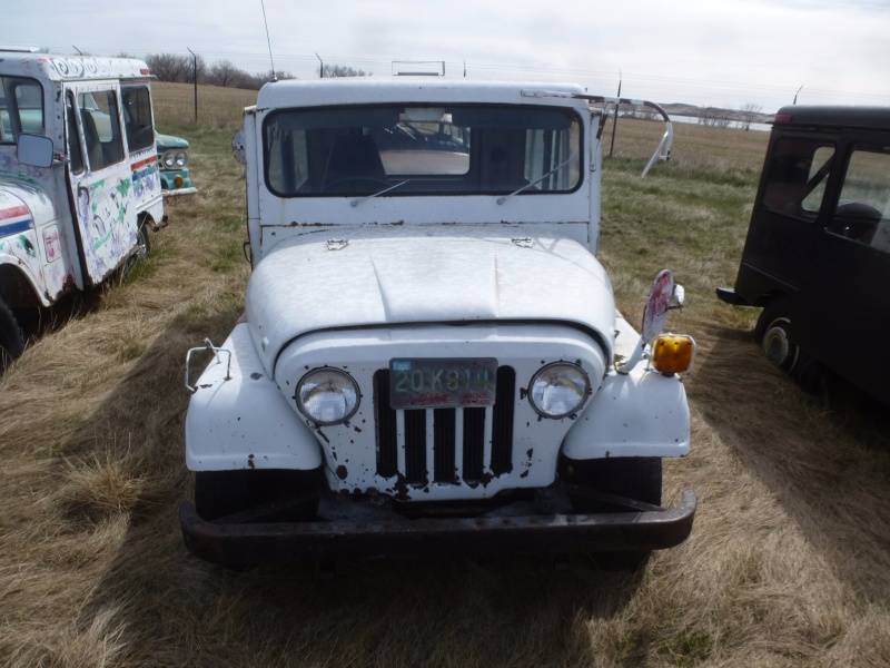 lot 307 image: 1975 Postal Jeep