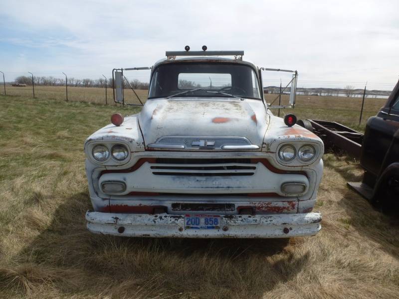 lot 117 image: 1959 Chevy Viking 40 Truck