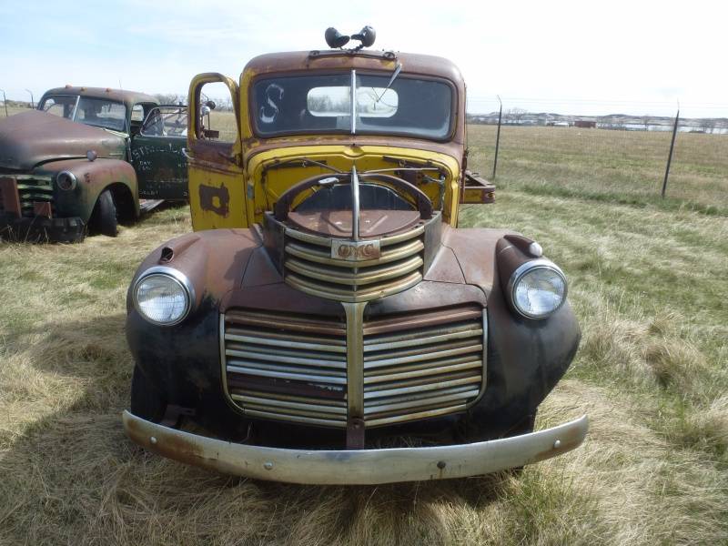 lot 110 image: 1941- 1947 GMC EC 303 Truck
