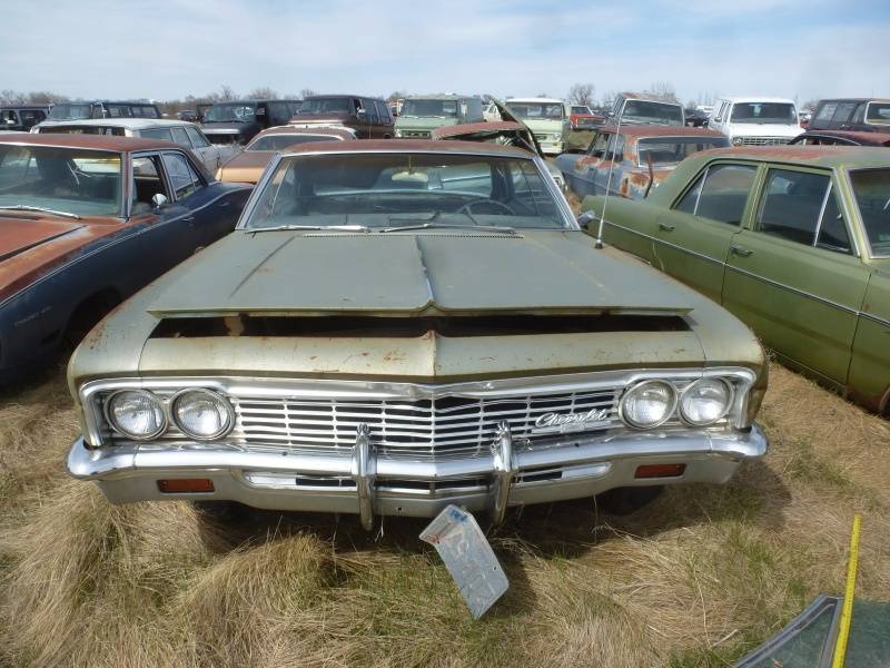 lot 121 image: 1966 Chevy Caprice 4 Door Hard Top