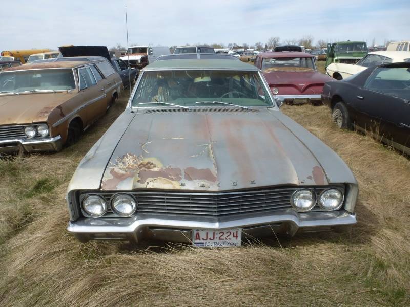 lot 131 image: 1965 Buick Skyliner Sport Wagon