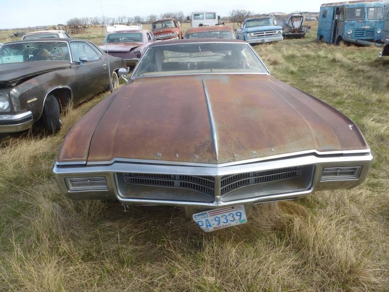 lot 164 image: 1969 Buick Riviera