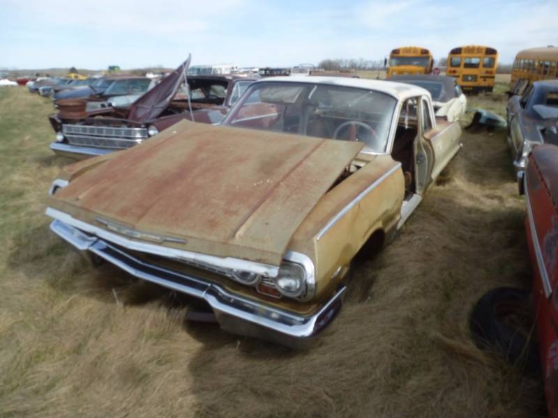 lot 172 image: 1963 Chevy Biscayne