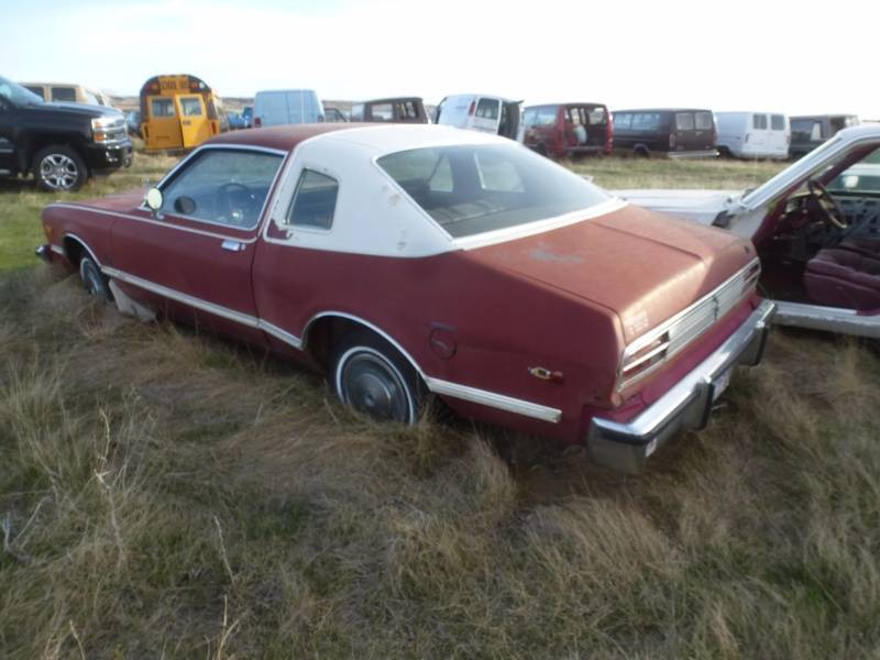 lot 240 image: 1976 Plymouth Volare