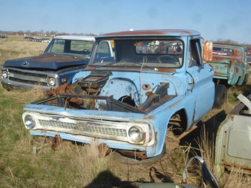 lot 253 image: 1960s Chevy C20 Pickup