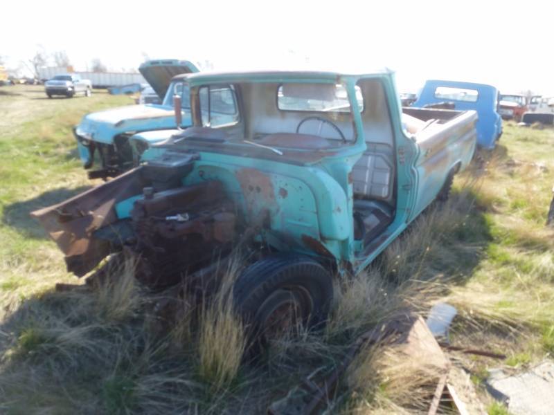 lot 271 image: 1961 Chevy C20