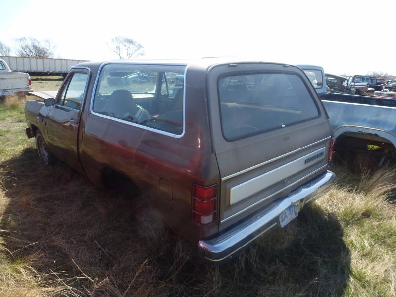 lot 283 image: 1987 Dodge Ram Charger 2WD