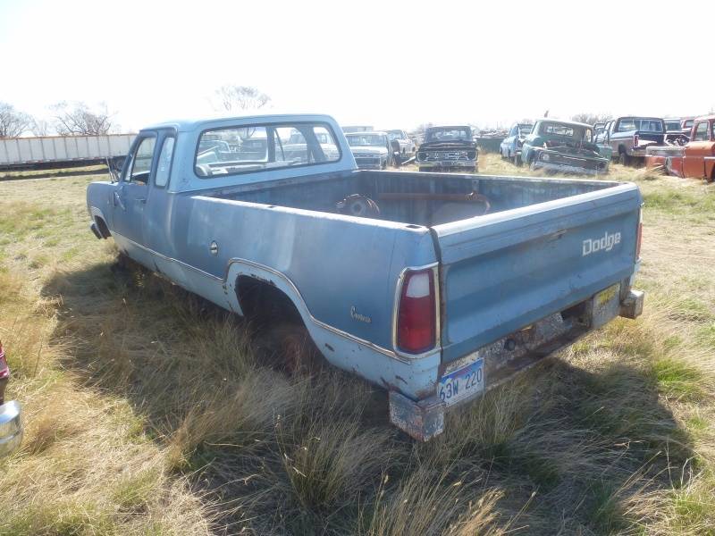 lot 284 image: 1976 Dodge W100 Club Cab Custom