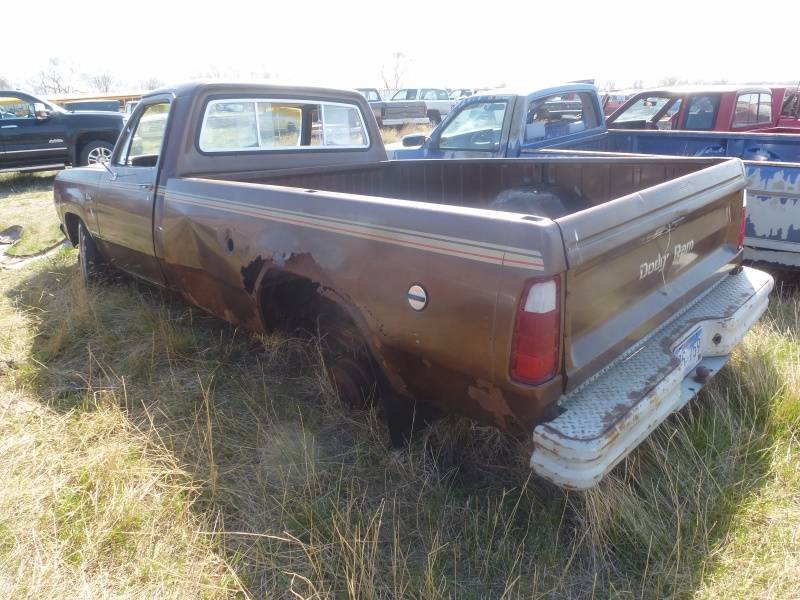 lot 287 image: 1980 Dodge Cutom 150 2WD