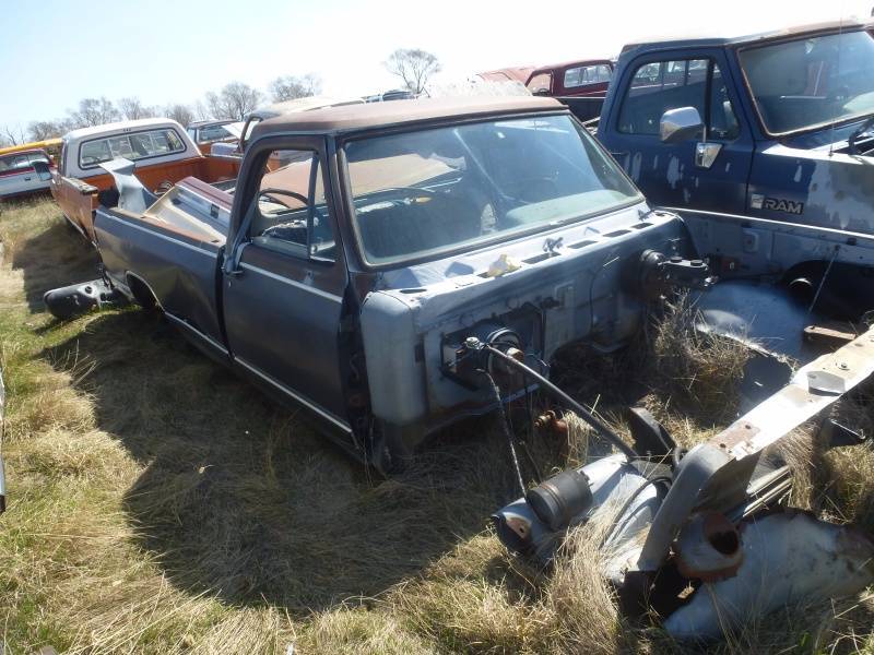 lot 36 image: 1970s Dodge Ram W250