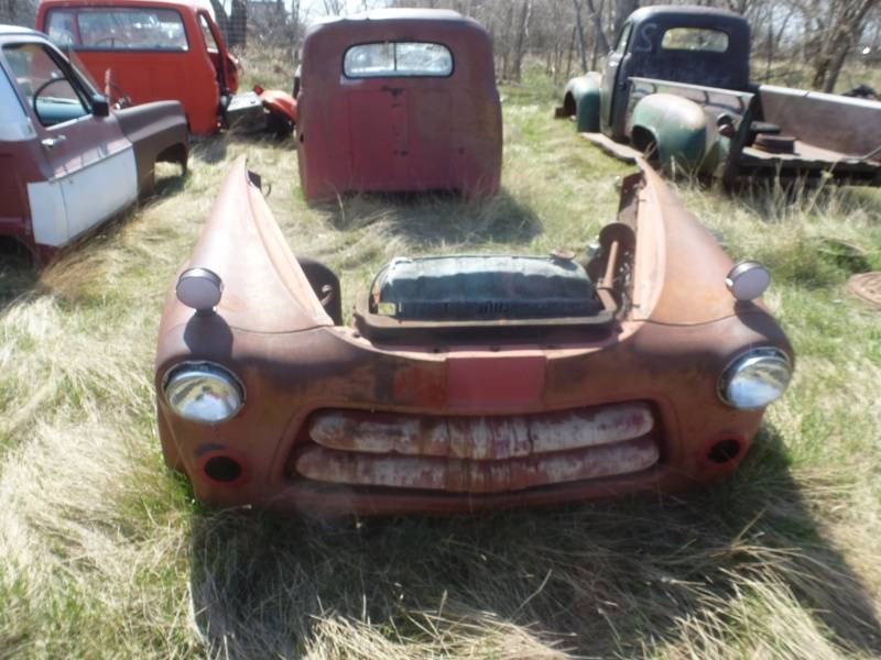 lot 312 image: 1948- 1957 Dodge Front Fender clip