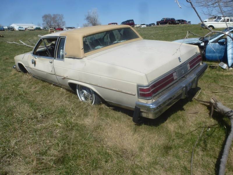 lot 4 image: 1982 Buick Electra