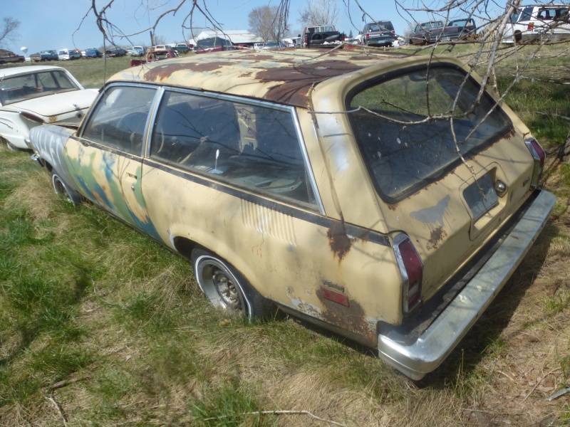 lot 1 image: 1976 Chevy Vega Station Wagon