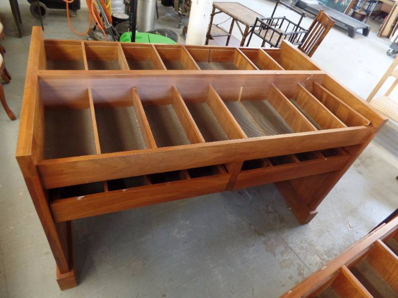 MEDIA STORAGE TABLE