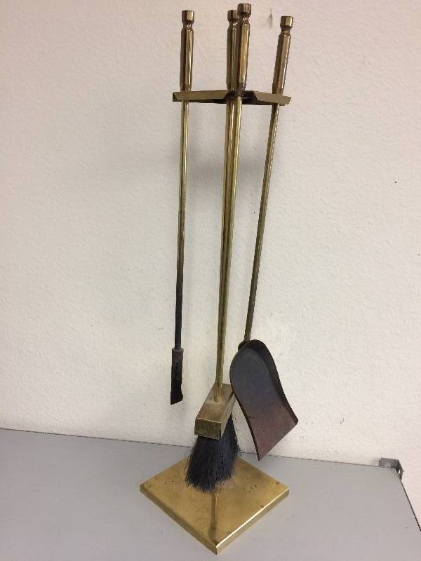 lot 11 image: Fireplace Accessory Set
