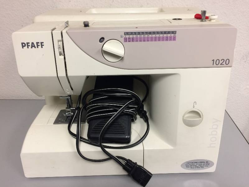 lot 24 image: Pfaff Sewing Machine