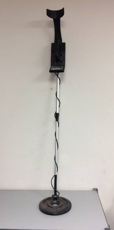 lot 19 image: Metal Detector