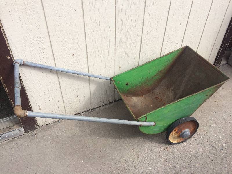 lot 49 image: Vintage Metal Wheelbarrow