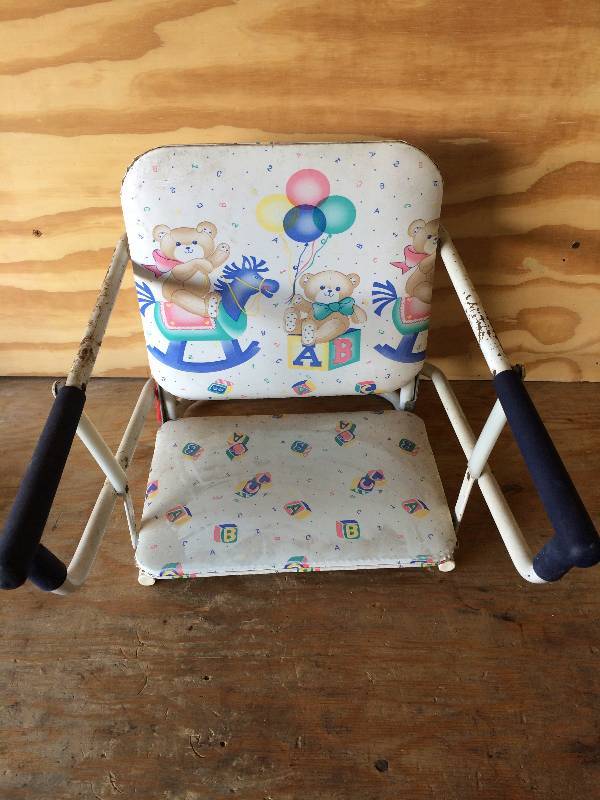 lot 70 image: Vintage Table High Chair