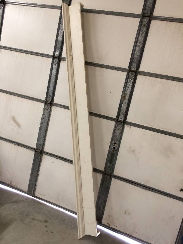 lot 78 image: Antique Wooden Window Valance