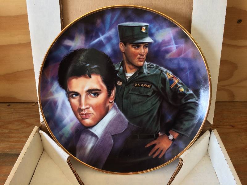 lot 94 image: Early Years Elvis Collector Plate
