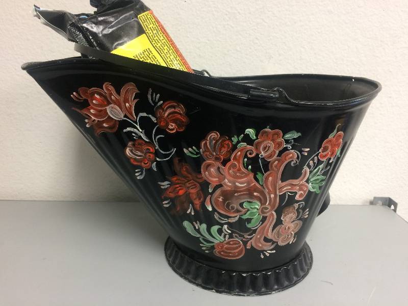 lot 22 image: Vintage Ash Can