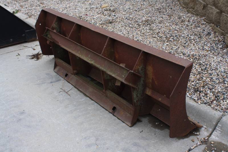 lot 4 image: 7ft Bull Dozer Attachment for Skid Steer