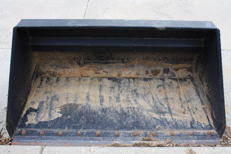lot 2 image: Skid Steer 66 Snow Bucket Attachment