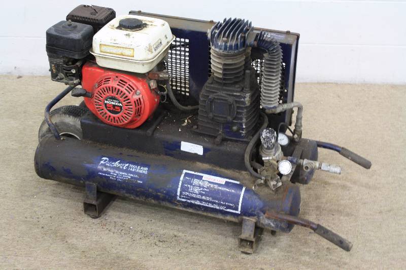 lot 18 image: Gas Portable Air Compressor - Honda GX 5.5HP