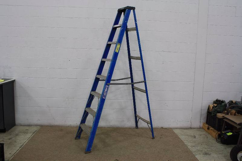 lot 10 image: Keller 8ft Ladder