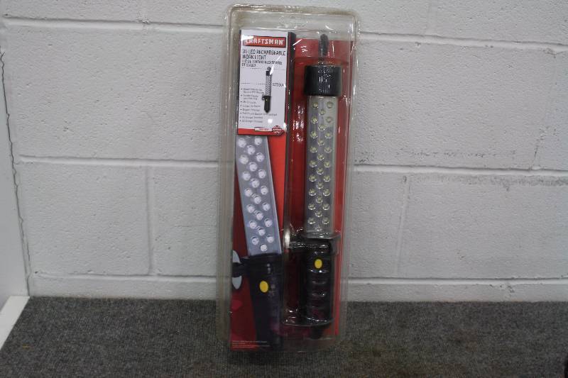 lot 52 image: Craftsman 35LED Work Light - Brand New