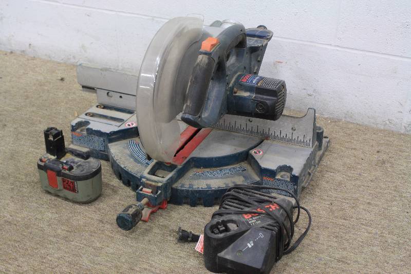 lot 70 image: Bosch 10 Cordless 24V Compound Miter Saw