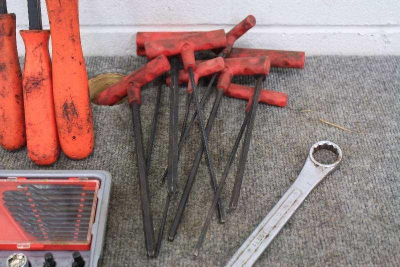 lot 101A image: Tool Lot #101