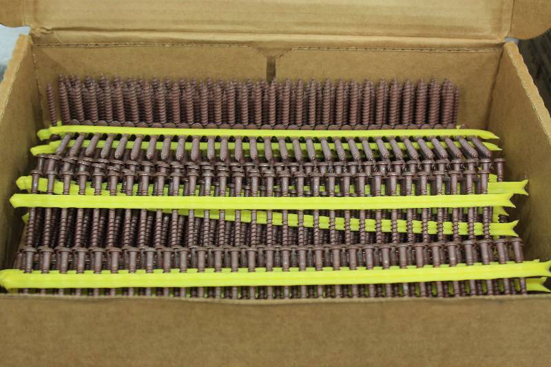 lot 111A image: QuikDrive Collated Deck Screws  2,000 Qty