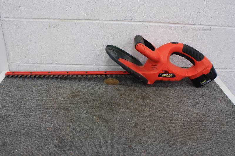 lot 134 image: Black & Decker Hedge Trimmers 22