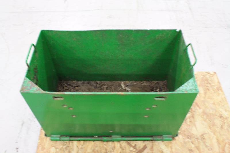 lot 44B image: Tractor Rock Box  Green