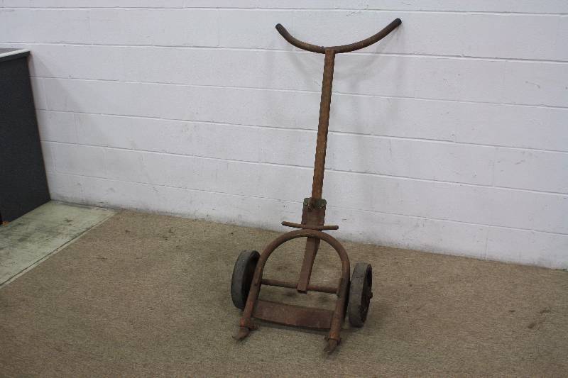 lot 146 image: Heavy Duty Steel Drum Dolly