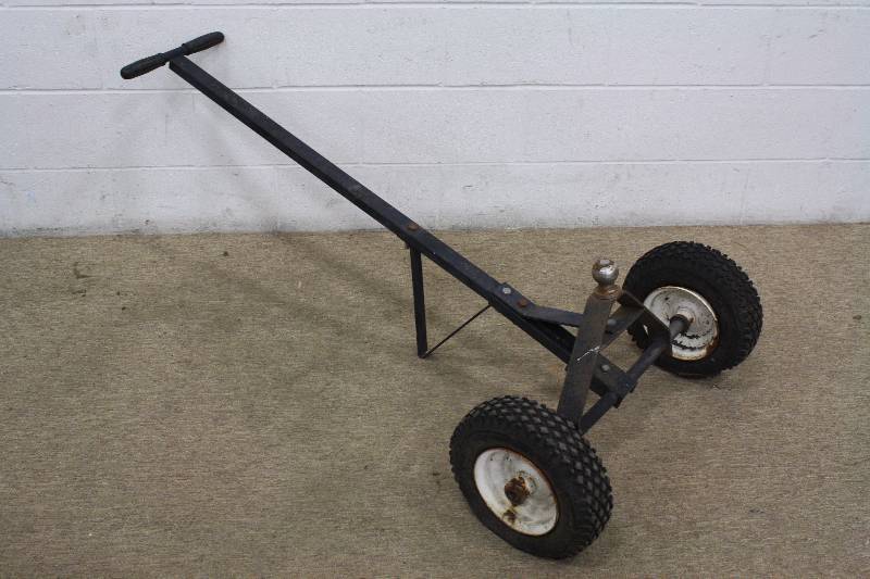 lot 147 image: 2 Wheel Dolly w Ball Hitch