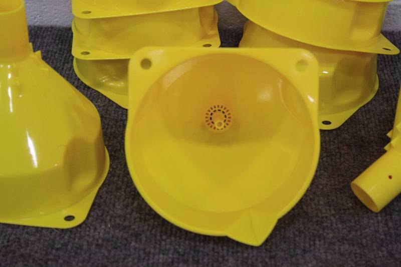 lot 138A image: 12 Yellow Heavy Duty Funnels