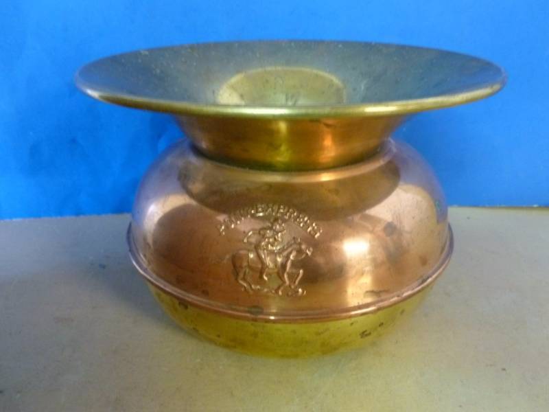 Spittoon