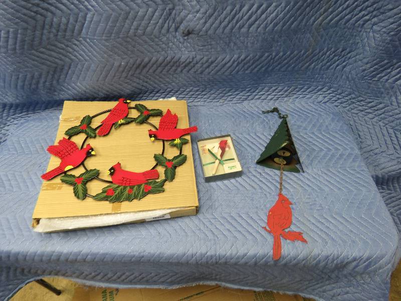 Cardinal Decor