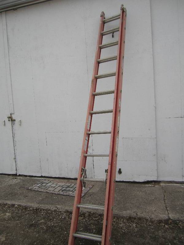 Werner 24 fiberglass extension lad...