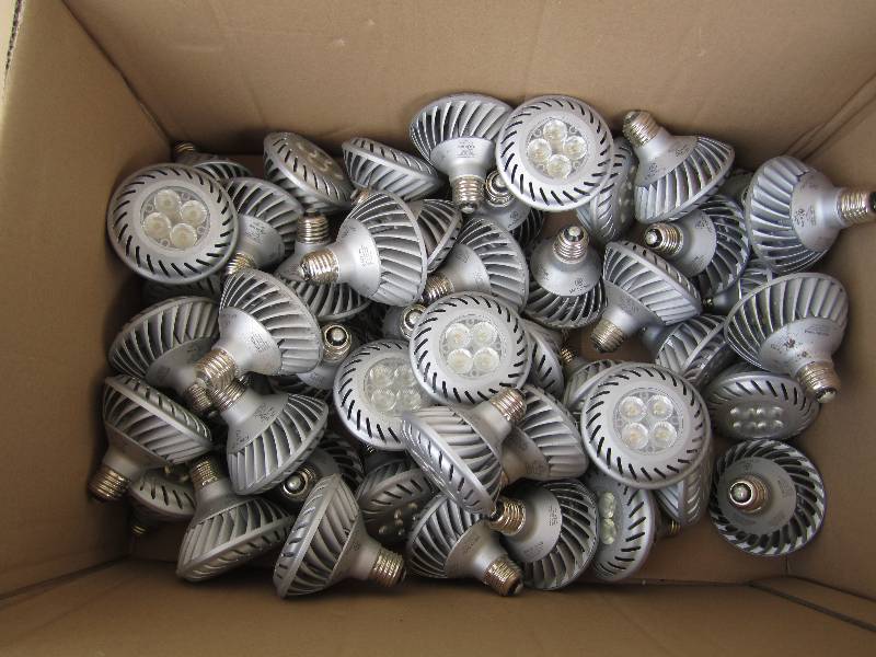 Lot of assorted short stem GE LED l...