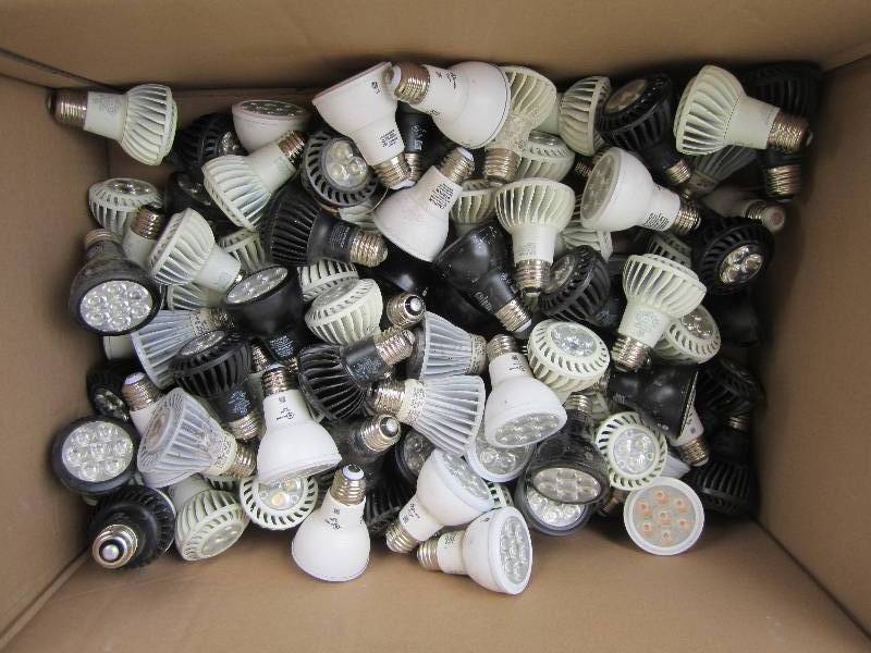 Lot of assorted LED Light bulbs, al...