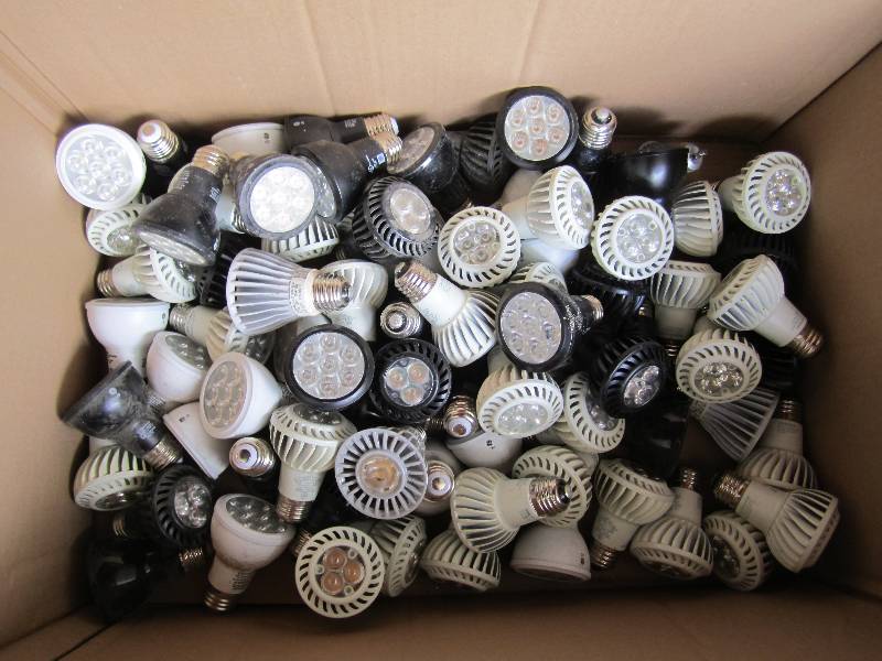 Lot of assorted LED Light bulbs, al...