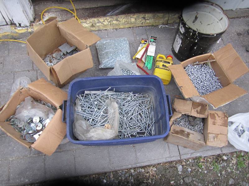 Lot of fastners, powder actuated to...