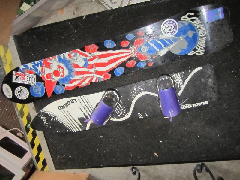 2 Snow boards...