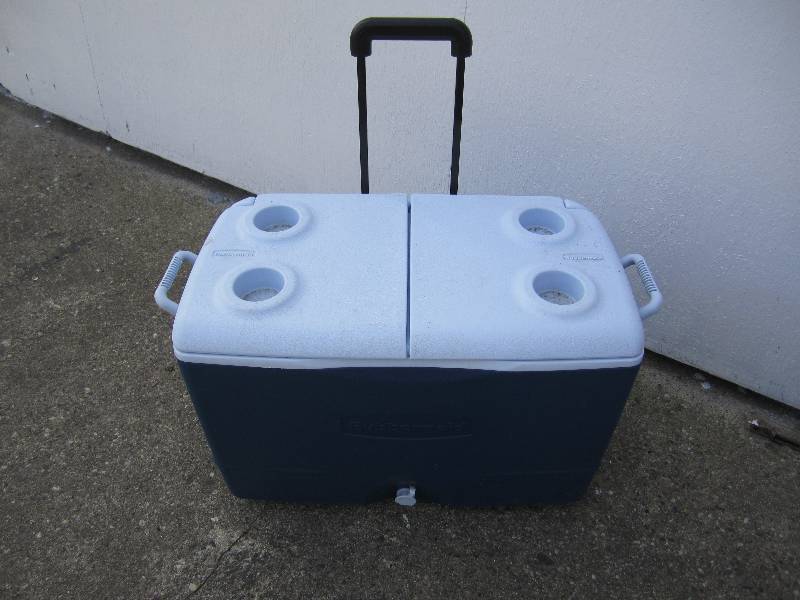 Rubbermaid cooler...