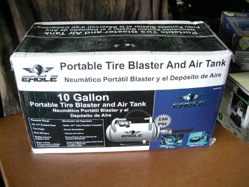 lot 25 image: Eagle 10 Gallon Air Tank Tire Blaster